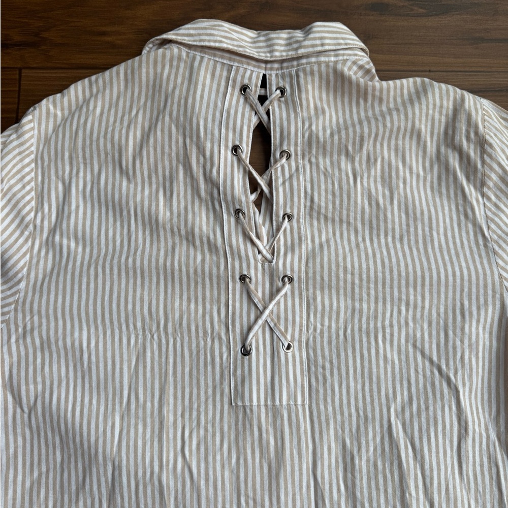 Fun button up top - Picture 2 of 2